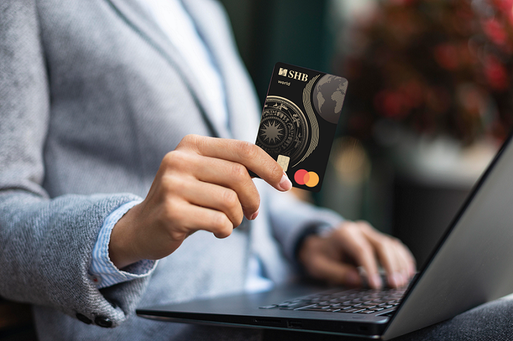 Thẻ SHB Mastercard World được xem là 'chìa khóa' giúp khách hàng mở cánh cửa ra thế giới - Ảnh: SHB