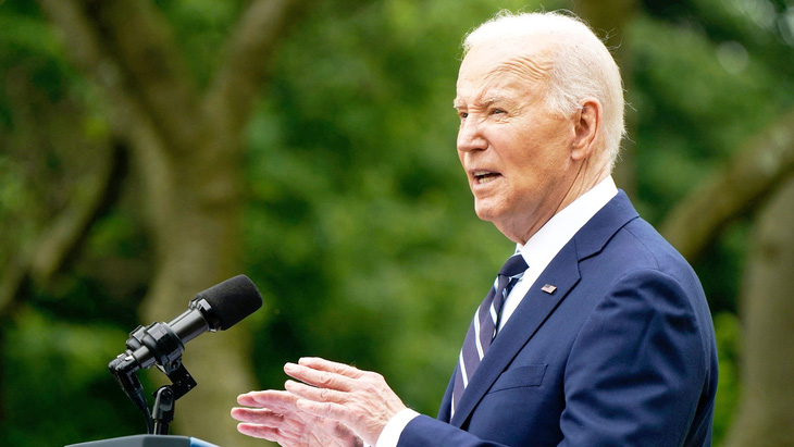 Tổng thống Mỹ Joe Biden phát biểu về việc tăng thuế lên hàng nhập khẩu Trung Quốc ngày 14-5 - Ảnh: Reuters