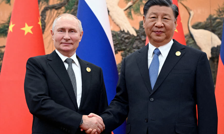 Tổng thống Nga Vladimir Putin và Chủ tịch Trung Quốc Tập Cận Bình tại Bắc Kinh, Trung Quốc tháng 10-2023 - Ảnh: REUTERS 