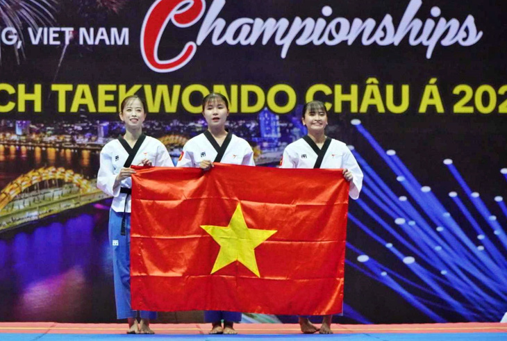 Châu Tuyết Vân và đồng đội giành HCV Giải taekwondo châu Á 2024