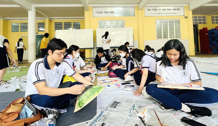 Học sinh Trường THPT chuyên Trần Đại Nghĩa trong một hoạt động học tập  - Ảnh: MỸ DUNG