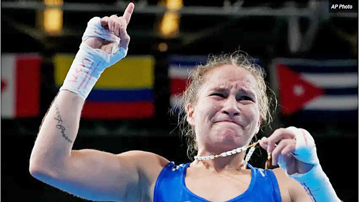 Nữ võ sĩ Mỹ Jennifer Lozano gặp nhiều khó khăn về tài chính trên con đường đến với Olympic Paris 2024 - Ảnh: AP
