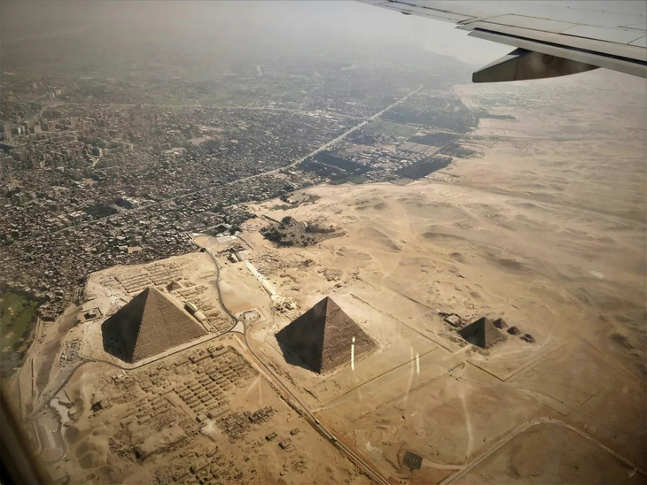 Quần thể kim tự tháp Giza ở Ai Cập - Ảnh: Dario Morandotti/Unsplash