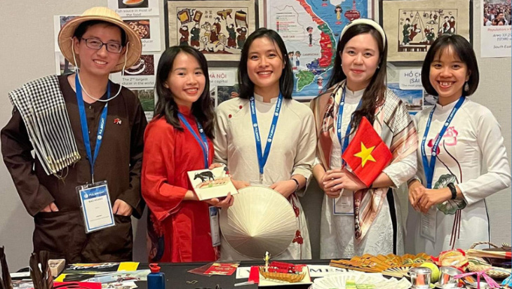 Học viên Chương trình Fulbright trợ giảng ngoại ngữ tại Hoa Kỳ - Ảnh: ivolunteervietnam.com