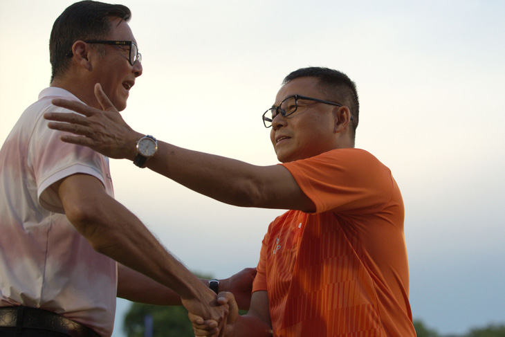 HLV Lê Huỳnh Đức (trái) lần đầu thắng Công An Hà Nội - Ảnh: QUANG THỊNH