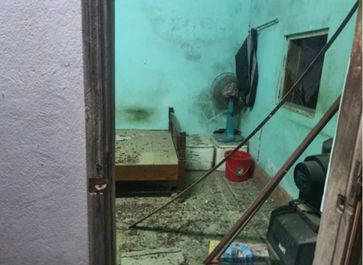 Nhà cửa người dân gần Công ty Thiên Phúc bị hư hỏng sau vụ nổ bình khí - Ảnh: T.T