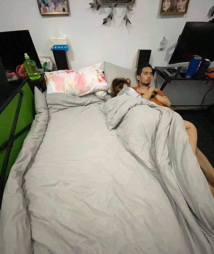 Chiếc giường của một cặp đôi thường... 