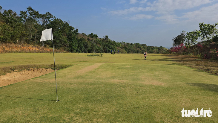 Sân golf của gia đình ông Phan Ngọc Diễn xây dựng trên tổng diện tích 8,4ha đất trồng cây lâu năm, đất rừng, đất trồng lúa - Ảnh: TRUNG TÂN