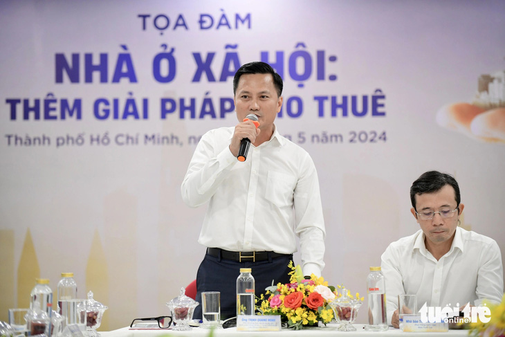 Ông Trịnh Quang Minh - phó trưởng Ban quản lý dự án thiết chế công đoàn, Tổng liên đoàn Lao động Việt Nam - chia sẻ về các mô hình đơn vị đã thực hiện - Ảnh: QUANG ĐỊNH