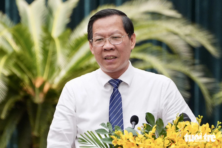 Chủ tịch UBND TP.HCM Phan Văn Mãi phát biểu tại phiên họp - Ảnh: HỮU HẠNH