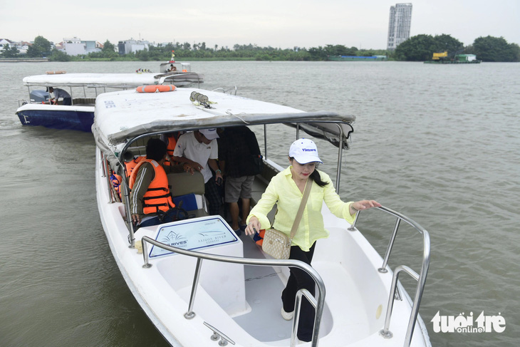 Nhiều tour đường sông được các doanh nghiệp du lịch, lữ hành dành nhiều ưu đãi trong dịp Lễ hội sông nước TP.HCM - Ảnh: QUANG ĐỊNH