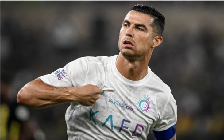 Điều mà Cristiano Ronaldo không bao giờ làm sau 22 giờ đêm