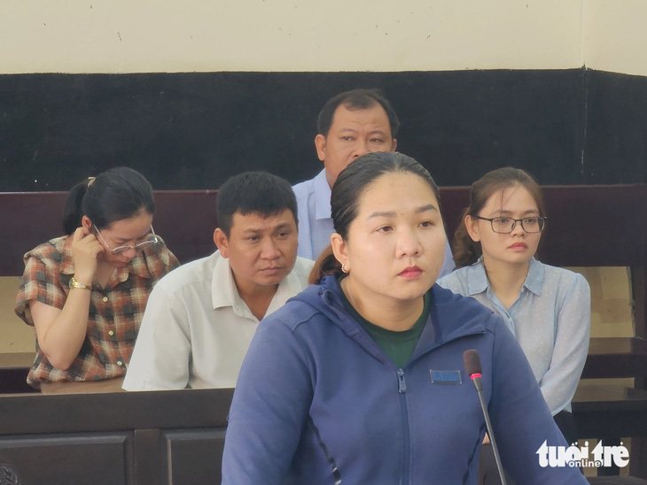 Bị cáo Huỳnh Thị Mộng Cầm tại phiên tòa xét xử sơ thẩm - Ảnh: HOÀI THƯƠNG