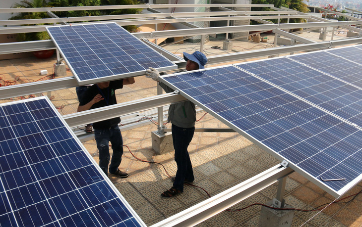 Các doanh nghiệp đề xuất được bán điện mặt trời lên lưới với giá hợp lý và sẵn sàng chia sẻ chi phí điều độ với EVN - Ảnh: NGỌC HIỂN