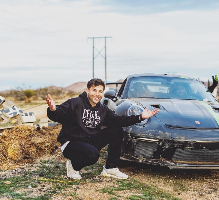 Mondi đã nhiều lần phá những chiếc xe đắt tiền - Ảnh: Instagram/edmond_mondi
