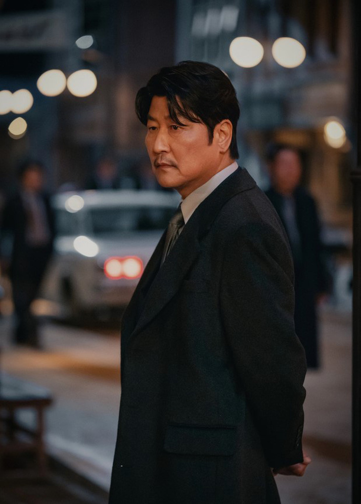 Chú Samsik là   bộ phim truyền hình đầu tiên của tài tử chuyên trị màn ảnh rộng xứ kim chi - Song Kang Ho.