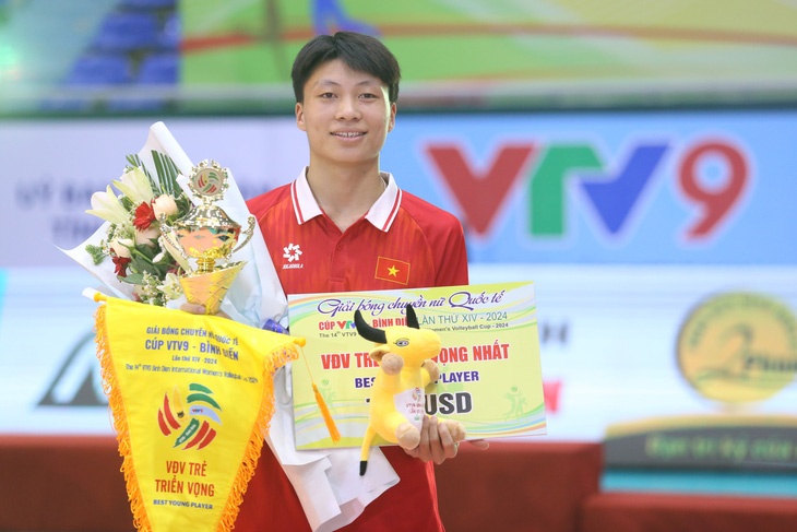 Đặng Thị Hồng là gương mặt trẻ triển vọng của U20 Việt Nam và vừa đạt được danh hiệu cao quý tại cúp VTV9 - Bình Điền - Ảnh: ĐỨC KHUÊ