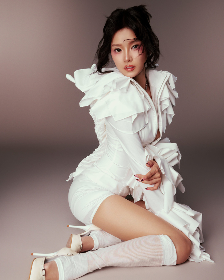Hoàng Yến Chibi đạt thành tích khủng với EP 'Duyệt'- Ảnh 8.