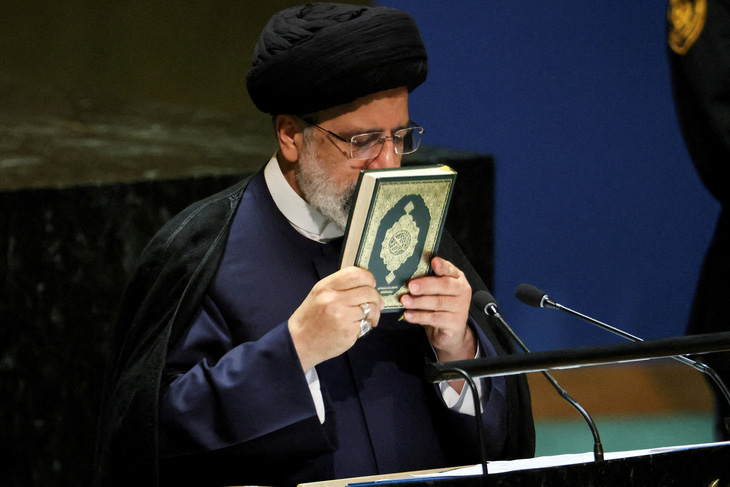 Tổng thống Iran Raisi tại cuộc họp của Đại hội đồng Liên Hiệp Quốc vào tháng 9-2023 - Ảnh: REUTERS