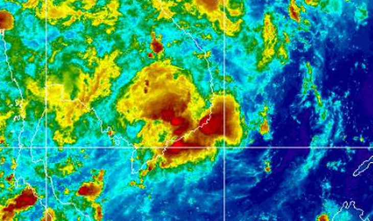 Sáng đầu tuần mây dày đặc, TP.HCM và Nam Bộ có mưa dông sớm - Ảnh: MÂY VỆ TINH