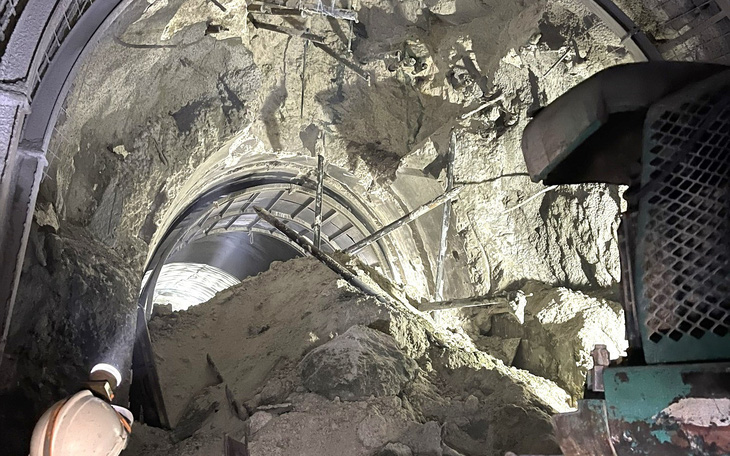 Sạt lở hầm đường sắt Chí Thạnh khi đang sửa chữa, cải tạo
