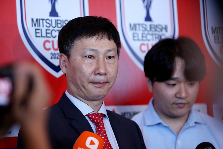 HLV Kim Sang Sik muốn cùng đội tuyển Việt Nam hướng tới ngôi vô địch ASEAN Cup 2024 - Ảnh: HOÀNG TÙNG
