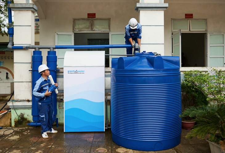 Hệ thống kiểm soát và cung cấp nguồn nước sạch được lắp đặt tại một trường học ở Hòa Bình, Việt Nam - Ảnh: APPLE