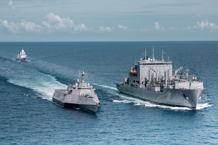 Hải quân Mỹ cho biết họ và Hải quân Hà Lan đã có các hoạt động song phương ở Biển Đông vào ngày 22-5 - Ảnh: HẢI QUÂN MỸ