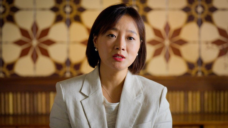 Trong bộ phim của BBC, nhà báo Kang Kyung Yoon cho biết cô vẫn còn đau đớn khi nhắc lại vụ việc - Ảnh: BBC
