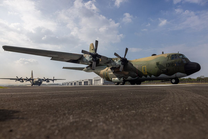 Máy bay Lockheed C-130 Hercules của Không quân Đài Loan trong ảnh chụp ở huyện Bình Đông, đảo Đài Loan - Ảnh: BLOOMBERG/GETTY IMAGES