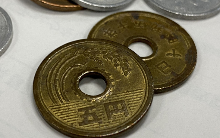 Bất ngờ phía sau câu chuyện sản xuất đồng xu 5 yen Nhật- Ảnh 1.