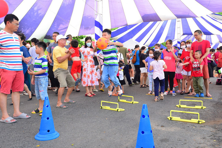 Ngày hội Phú Mỹ Hưng hướng về trẻ em chủ đề ‘Lễ hội mùa hè - chơi để học’- Ảnh 1.