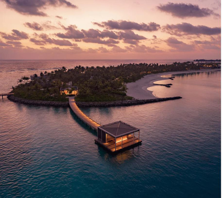 Một số khu resort của Maldives thường vặn đồng hồ sớm hơn một tiếng so với múi giờ địa phương - Ảnh: CNN