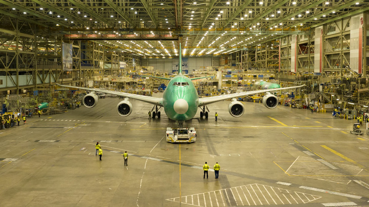Bên trong nhà máy sản xuất của Boeing ở Everett, bang Washington, Mỹ - Ảnh: AFP