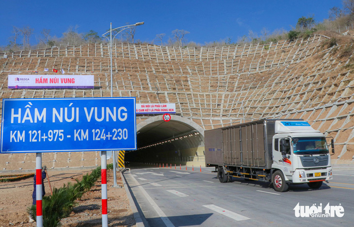 Cao tốc Cam Lâm - Vĩnh Hảo chính thức thông xe từ ngày 26-4 - Ảnh: DUY NGỌC