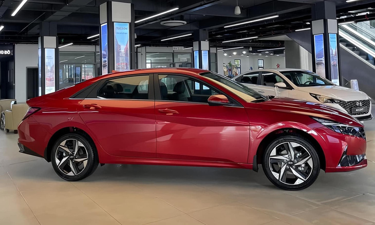 Tin tức giá xe: Hyundai Elantra giảm giá tới 125 triệu tại đại lý, bản cao hạng C nay ngang hạng B- Ảnh 4.