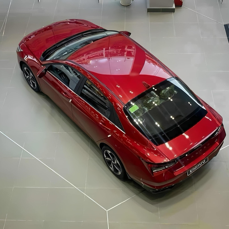 Tin tức giá xe: Hyundai Elantra giảm giá tới 125 triệu tại đại lý, bản cao hạng C nay ngang hạng B- Ảnh 6.