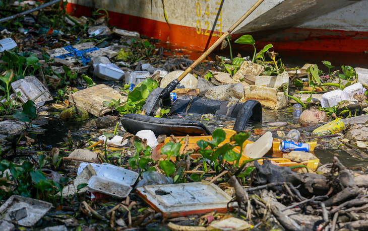 Ngược dòng Nhiêu Lộc - Thị Nghè tìm nguồn thải gây sự cố 100 tấn rác ùn ứ- Ảnh 11.