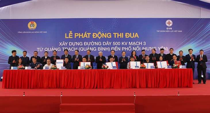 Tổng Liên đoàn Lao động Việt Nam và EVN vừa qua phát động đợt thi đua 120 ngày đêm xây dựng đường dây 500 kV mạch 3