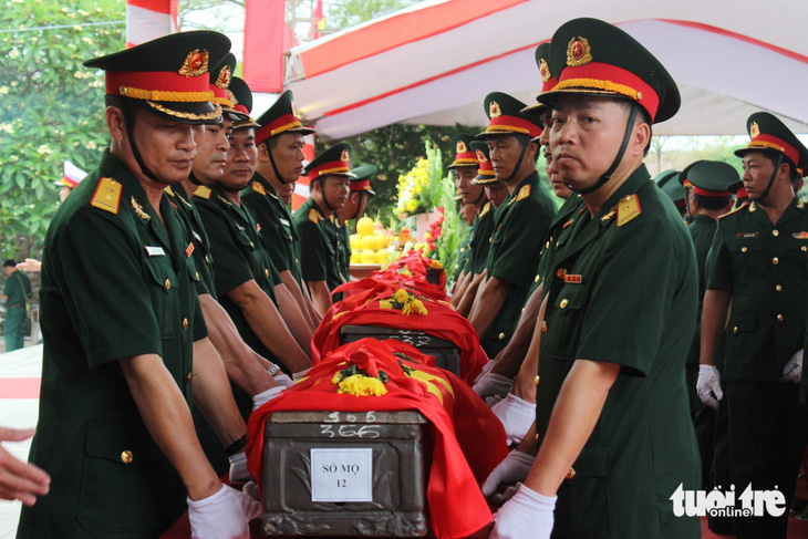 Mùa khô 2023-2024, đội quy tập mộ liệt sĩ Nghệ An đã tìm kiếm, cất bốc đưa 87 hài cốt liệt sĩ hy sinh ở Lào về nước - Ảnh: DOÃN HÒA