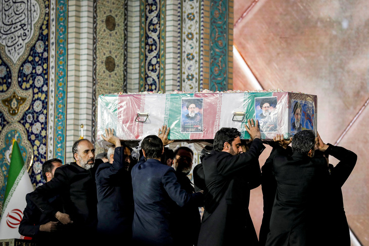 Cố Tổng thống Raisi sẽ được an táng tại thánh địa Hồi giáo Imam Reza, thành phố Mashhad - Ảnh: REUTERS