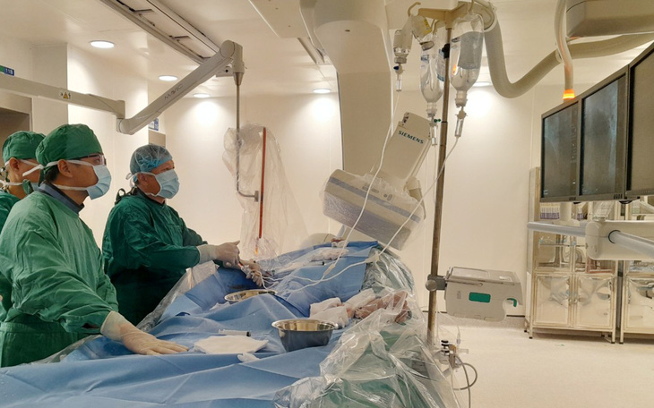 Phẫu thuật can thiệp tim mạch tại Bệnh viện Bình Định- Ảnh 3.