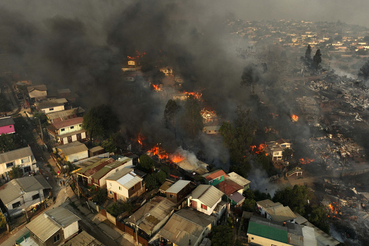 Vụ cháy hồi tháng 2 ở thành phố Vina del Mar của Chile - Ảnh: AFP