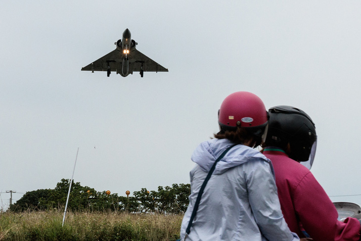Tiêm kích Mirage 2000 của Không quân Đài Loan chuẩn bị đáp xuống một căn cứ không quân ở thành phố Tân Trúc hôm 23-5, ngày Trung Quốc đại lục bắt đầu cuộc tập trận vây quanh hòn đảo. Ảnh: AFP