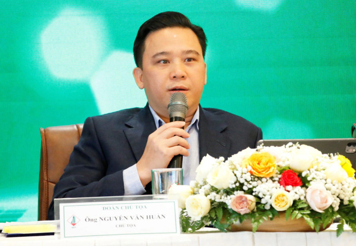 Ông Nguyễn Văn Huấn - chủ tọa điều hành Đại hội đồng cổ đông thường niên năm 2024