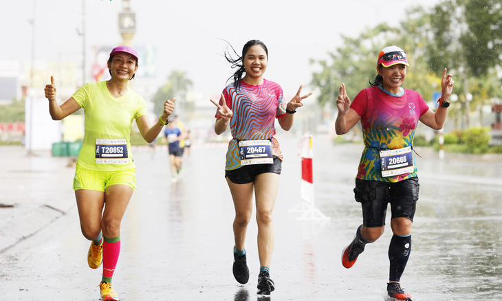 Nữ VĐV chiến thắng Mekong Delta Marathon 2024 sẽ được dự World Marathon Majors - Ảnh: VNMS