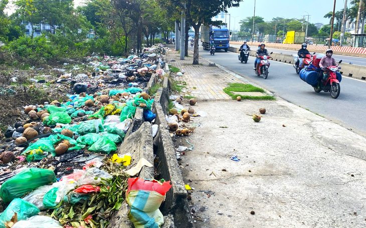 Sau loạt bài rác ngập ngụa ở TP.HCM, bạn đọc chỉ thêm nhiều bãi rác 'quá ghê'