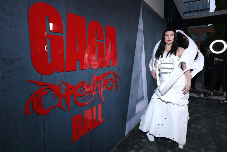 Lady Gaga nổi bật tại buổi công chiếu sớm bộ phim Chromatica Ball của cô ngày 23-5 tại Los Angeles, Mỹ Ảnh: Getty
