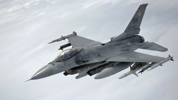 Một chiếc tiêm kích F-16 - Ảnh: RBC