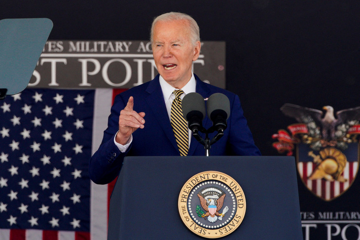Tổng thống Mỹ Joe Biden phát biểu tại Học viện Quân sự Mỹ ở West Point, New York, ngày 25-5 - Ảnh: REUTERS